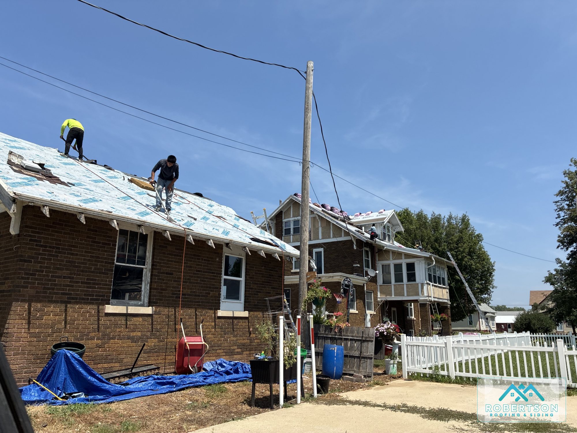 2 story house and garage
